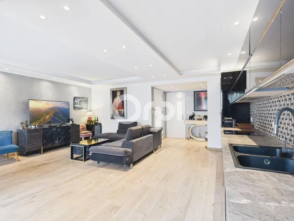 CENTRE VILLE - T4 - BOX - RENOVE 