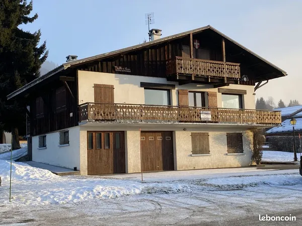 Propriété 9 pièces 213 m² 