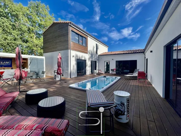 Maison 6 pièces 182 m² 