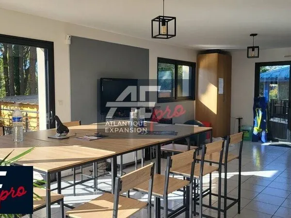 Bureau 327 m² 