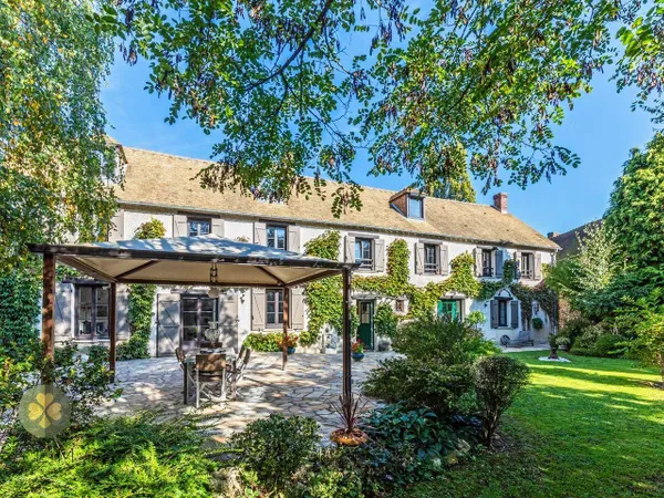 Maison 7 pièces 311 m² 