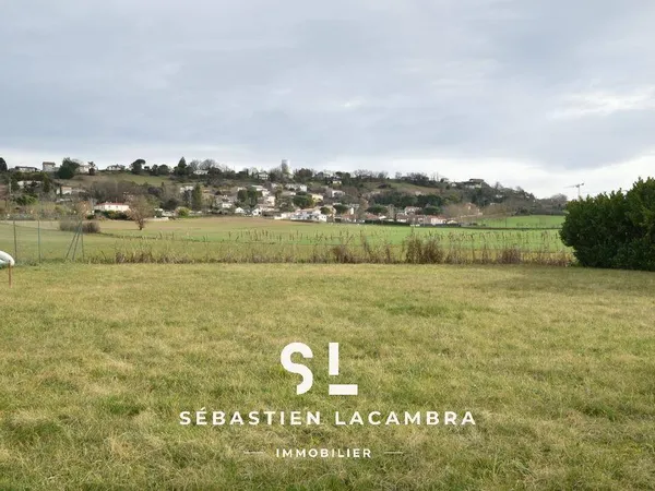 Terrain constructible 794 m² 