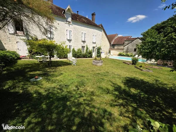 Maison 10 pièces 314 m² 