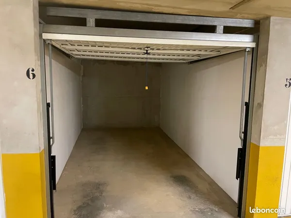 Garage fermé 13m2 - Bormes les mimosas (La Favière) 
