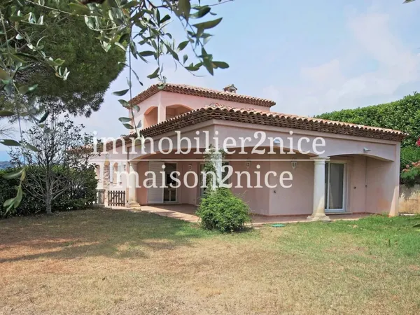 Nice - St Pierre de Féric Superbe Maison terrain plat 
