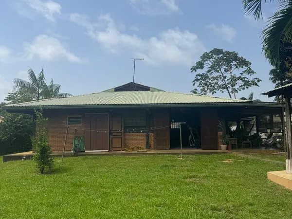 Macouria : grande maison avec 4 pièces à vendre 