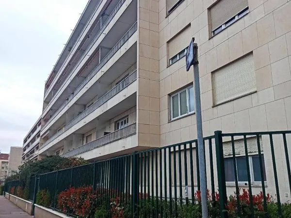 Studio 1 pièce 28 m² 