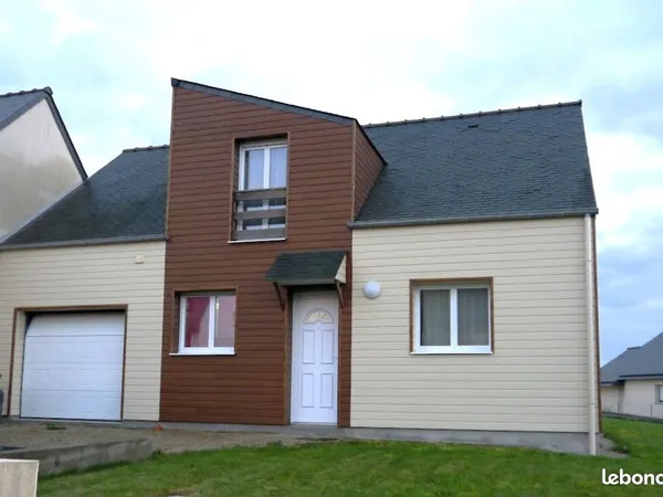 Maison en bois avec jardin 