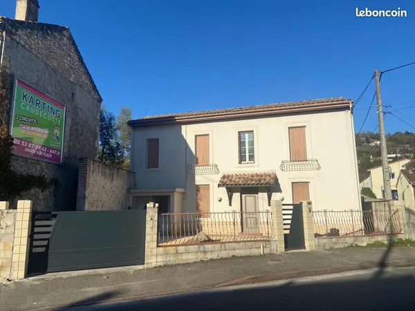 À LOUER - T4 / MAISON AVEC JARDIN - 80,5 m² - QUARTIER CALME 