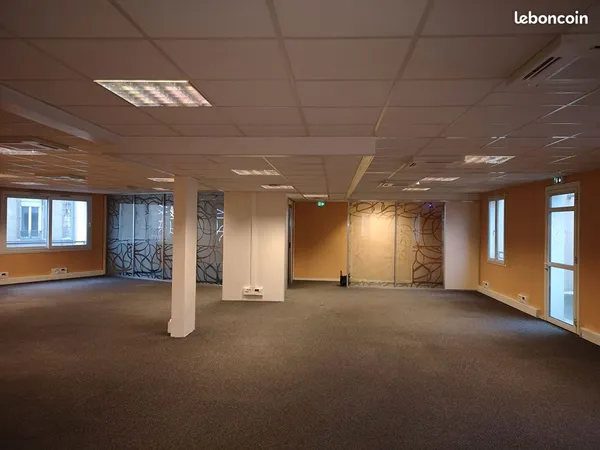 Bureaux 695 m² LE MANS 