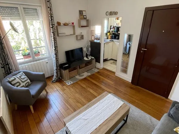 Meublé - Agréable 2 pièces, calme 28m2 - Proche Paris 