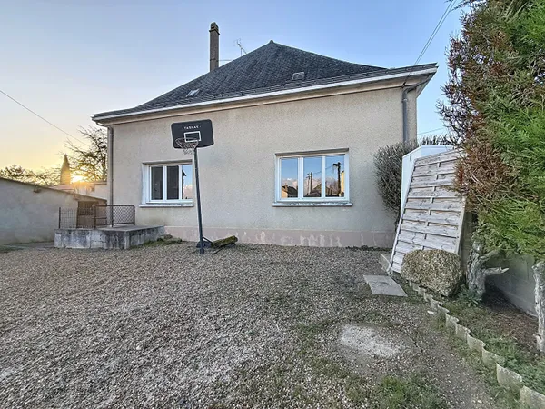 Maison Doue En Anjou 5 pièce(s) 300 m2 