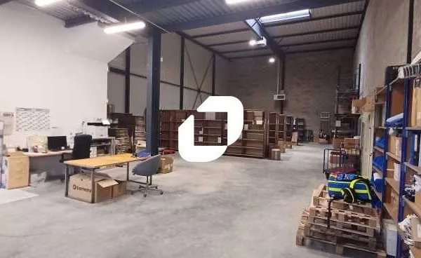 Local d'activité 405 m² 
