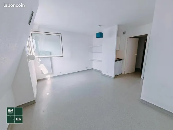 Studio 1 pièce 21 m² 