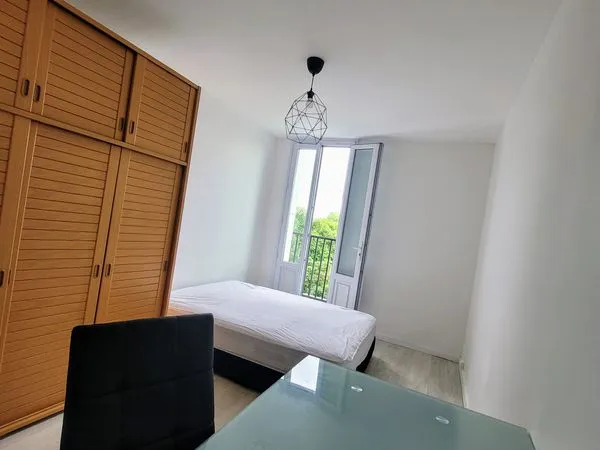 TALENCE, 2 chambres libres, colocation meublée 4 chambres et 2 salles d'eau, 2 WC, appt 87m2 