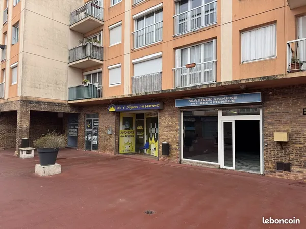 Local commercial 87 m² Beynes 