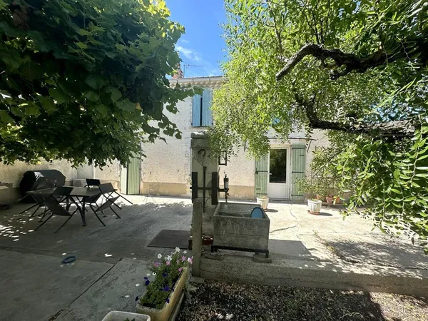 Sur Le PONTET (84), Quartier Calme Maison de 114 m² sur un terrain clos et arboré de 792 m² 
