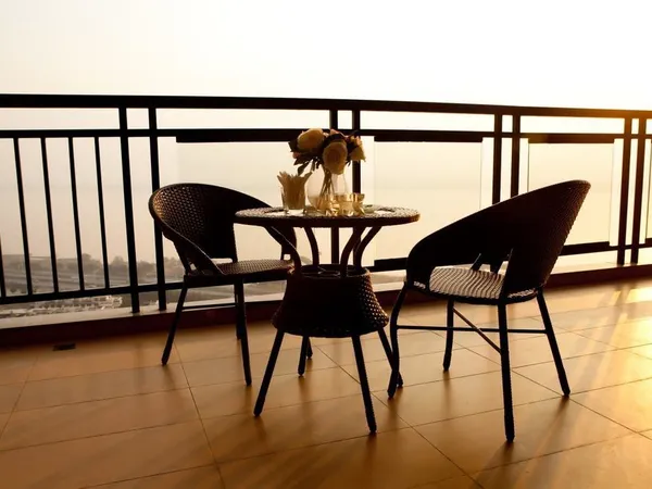 4 PIECES EN ETAGE AVEC TERRASSE VUE DEGAGEE 