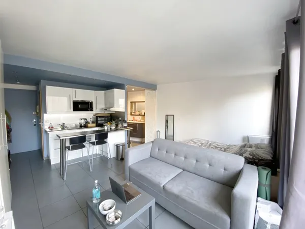 Secteur Jardin public / Fondaudège ! beau STUDIO spacieux 2 