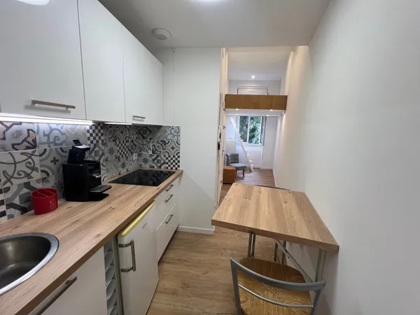 Studio meublé rénové proche Jeanne d'Arc et Chalets / Concor 