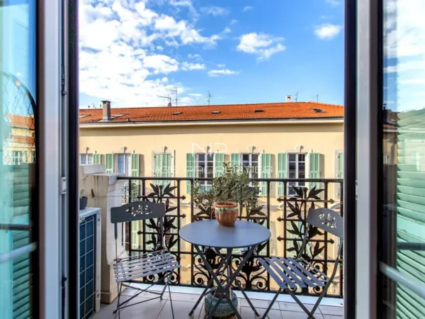 Nice Centre ville, magnifique 4/5 pièces de 115 m² en avant-dern 