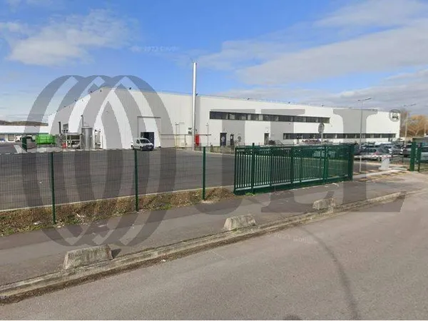 Local d'activité 5389 m² 