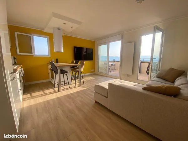 Appartement 3 pièces en angle de 56m2 dernier étage avec terrasse et vue imprenable 