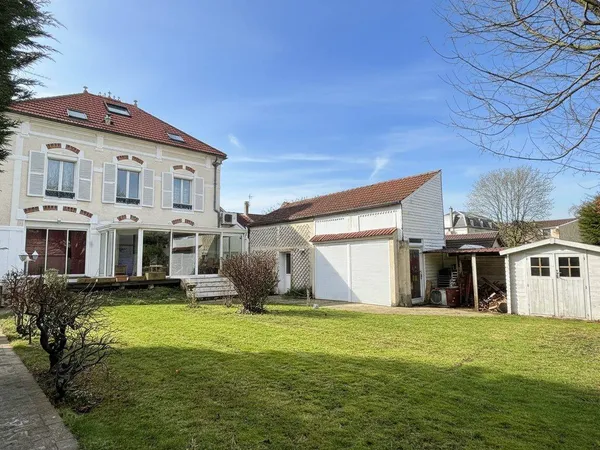 Maison 12 pièces 223 m² 