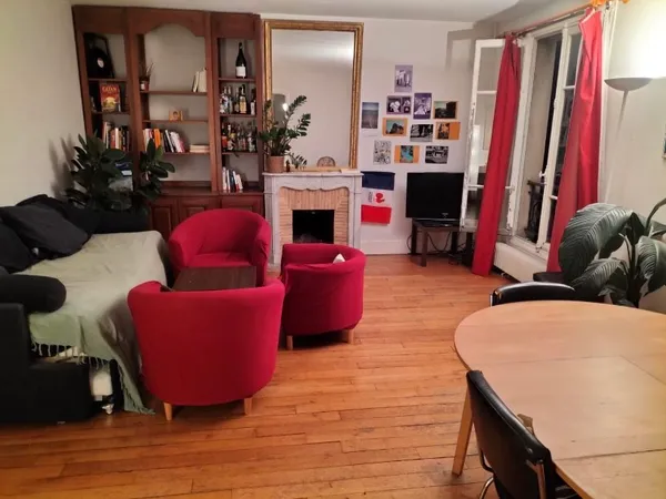 Loue chambre dans appartement en colocation 