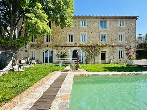 Maison de luxe 8 pièces 240 m² 