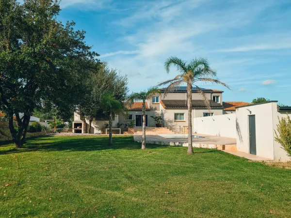 Villa d'architecte 10 pièces 370 m² 