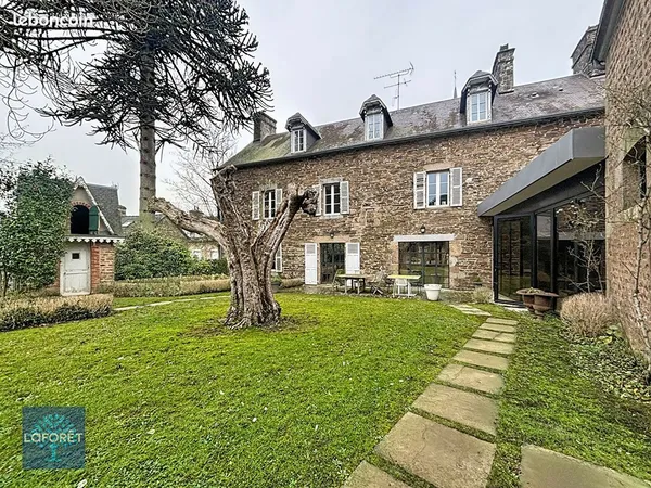 Propriété 10 pièces 344 m² 