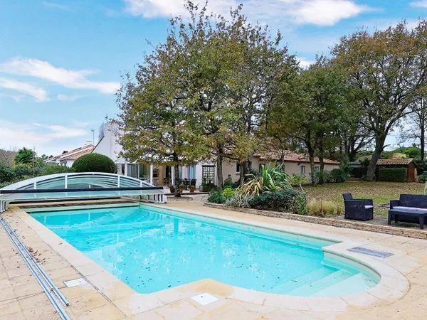Maison 8 pièces 182 m² 