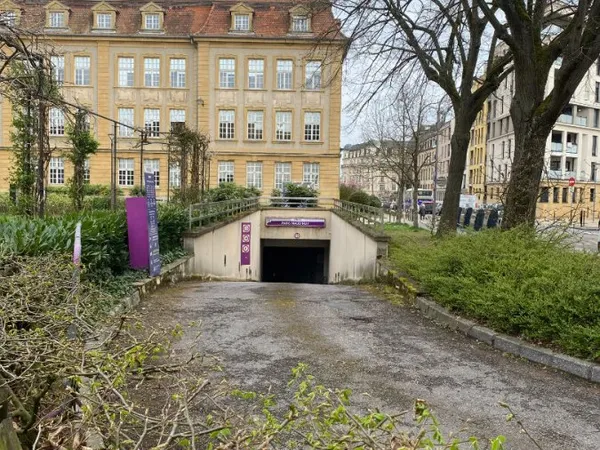 Parking 2500 m² 