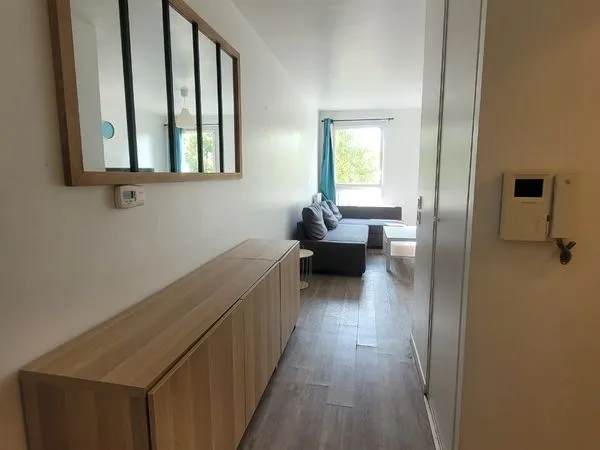 📢 Titre : T2 meublé lumineux 40 m² - Quartier Croix Blanche - Proche RER D 
