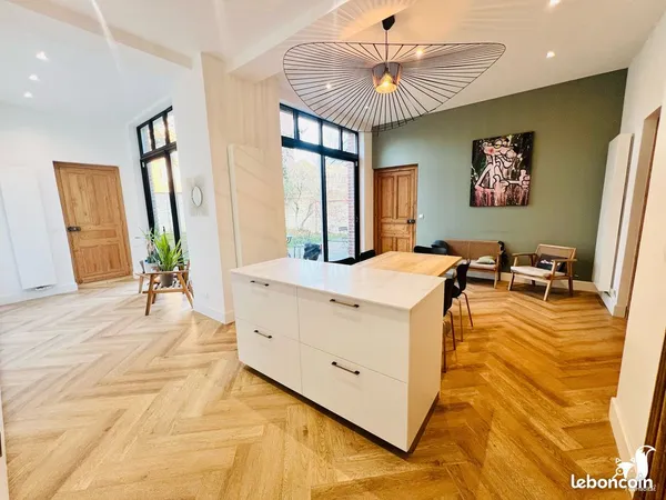 Maison 8 pièces 275 m² 