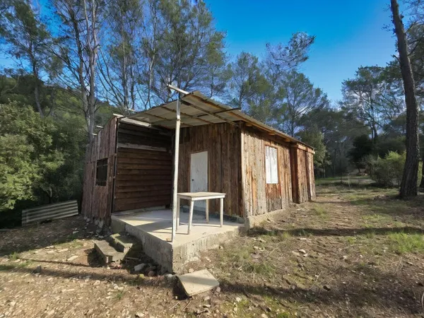 ABRI AGRICOLE - LE BROUSSAN 