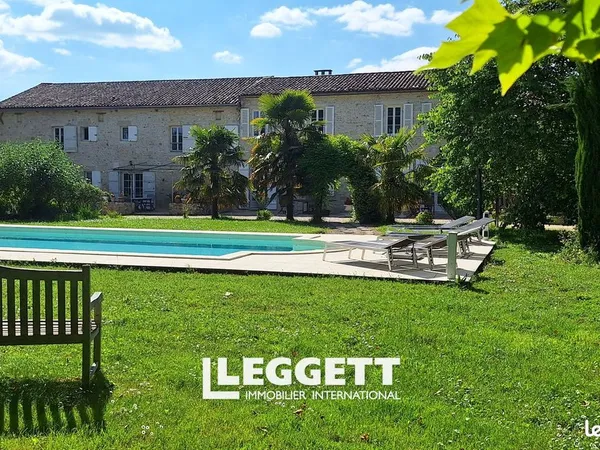 Maison 535 m² Lesparre Medoc 