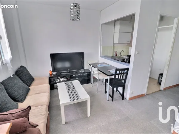 Studio 1 pièce 28 m² 