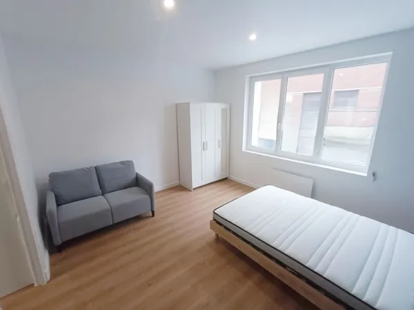 Studio meublé rénové proche CHU Sud 