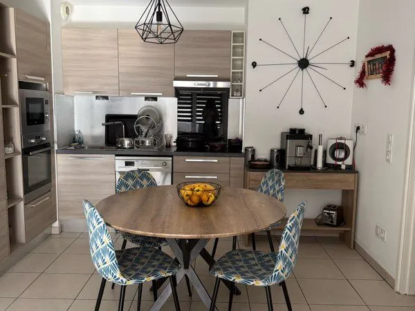 Apparemment à vendre T3 