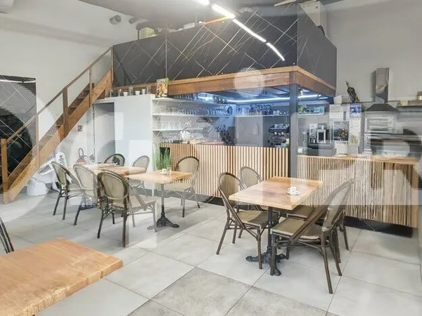 Crêperie/Pizzeria 57 m² 