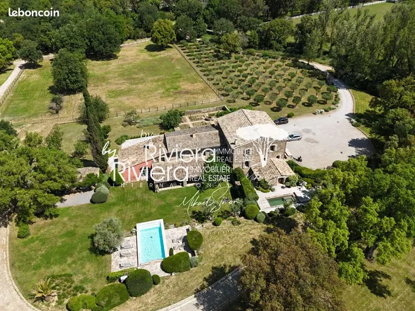 Propriété 13 pièces 700 m² 