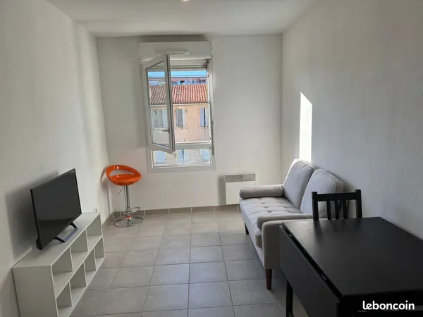 Location studio 27m2 - Rouet 13008 - 690 
