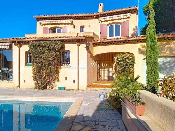 Maison de plain-pied 4 pièces 140 m² 