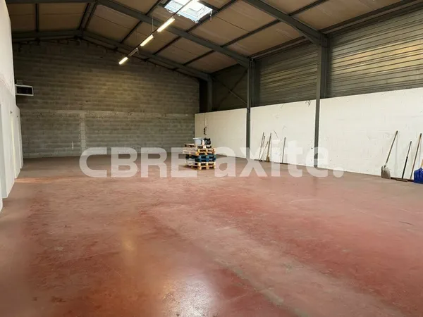 Local industriel 315 m² 