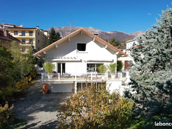 Maison 6 pièces 160 m² 