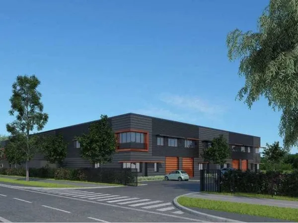 Local d'activité 588 m² 