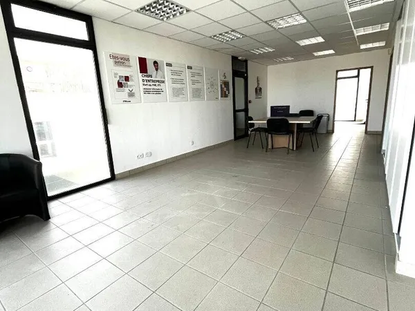Bureaux 2 pièces 450 m² 