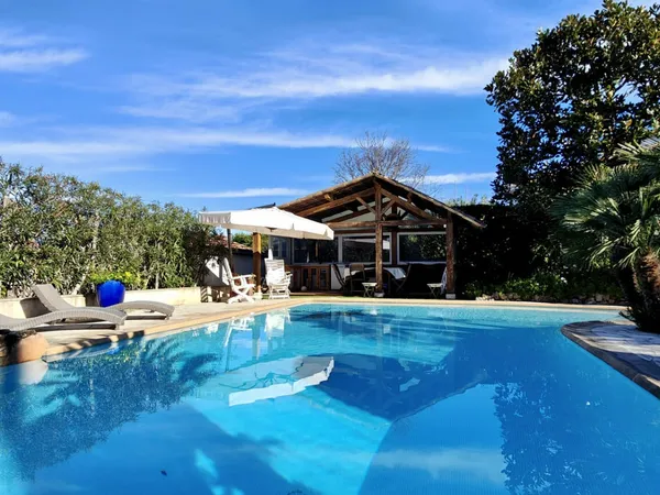 Maison 5 pièces 296 m² 